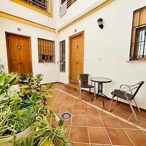 https://low-cost-apts-malaga-centro.hotelsinnerja.org
