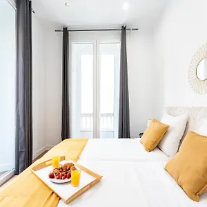 https://precioso-atico-en-centro-historico.hotelsinnerja.org